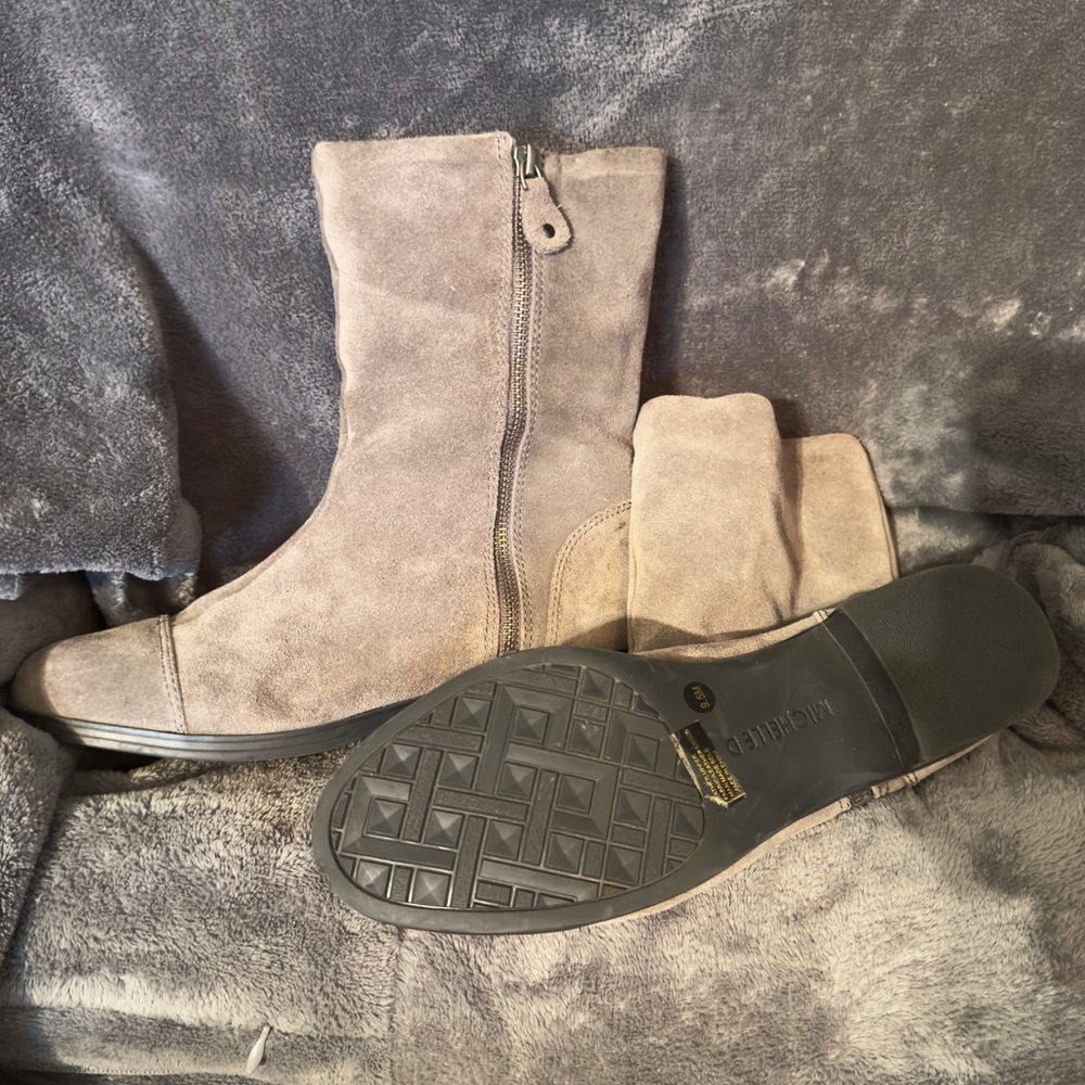 Michelle D zippered Gray Suede half-calf Boots